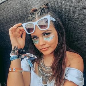 Meet your Posher, Rosajunely